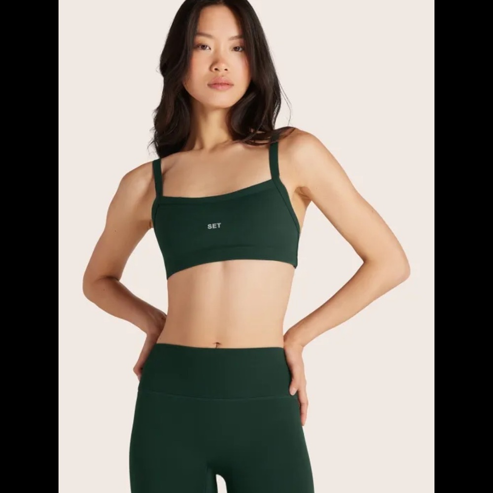SET Active SPORTBODY Bra and Shorts - Beetle - size M